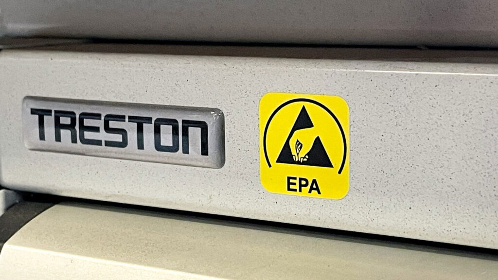 All Treston industrial workstations are available in ESD-compatible versions, with an electrically semiconductive coat of paint.