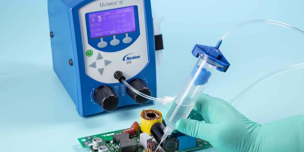 nordson efd fluid dispenser in use